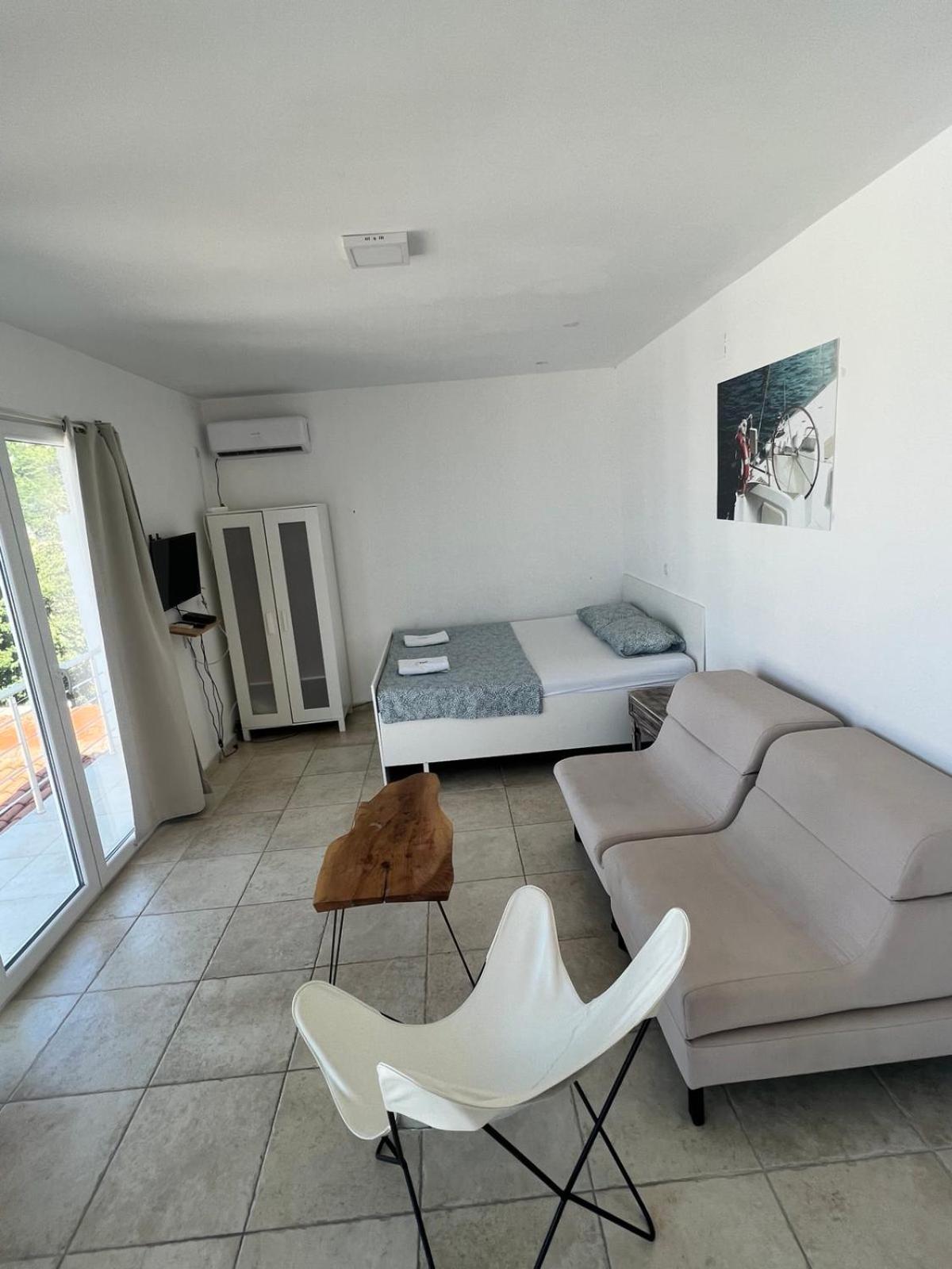 In Villa Guesthouse Sutomore Dış mekan fotoğraf