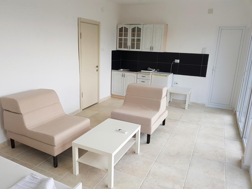 In Villa Guesthouse Sutomore Dış mekan fotoğraf